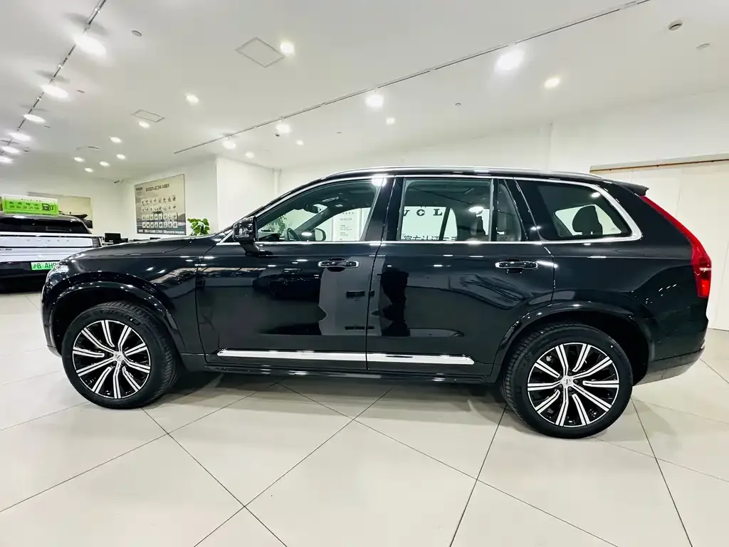 Volvo XC90 — фото 8