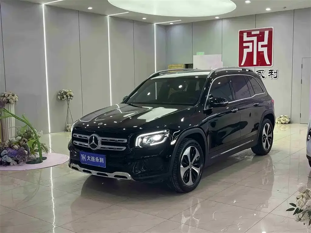 Mercedes-Benz GLB — фото 1