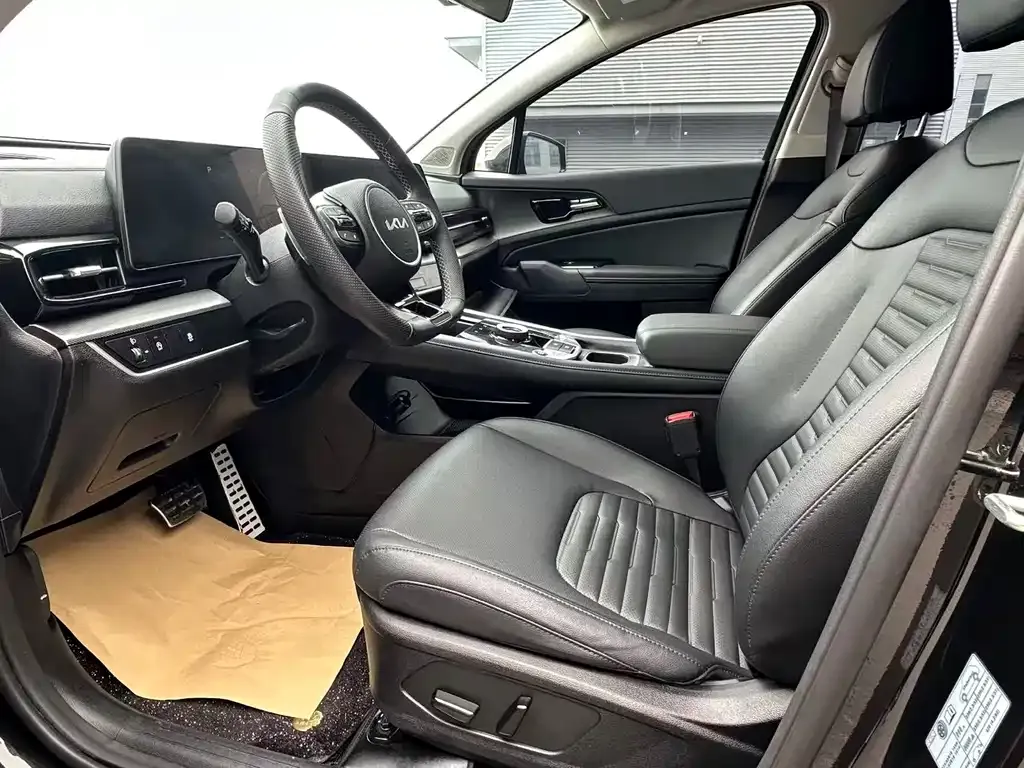 Kia Sportage 2023 из CN, фото 2