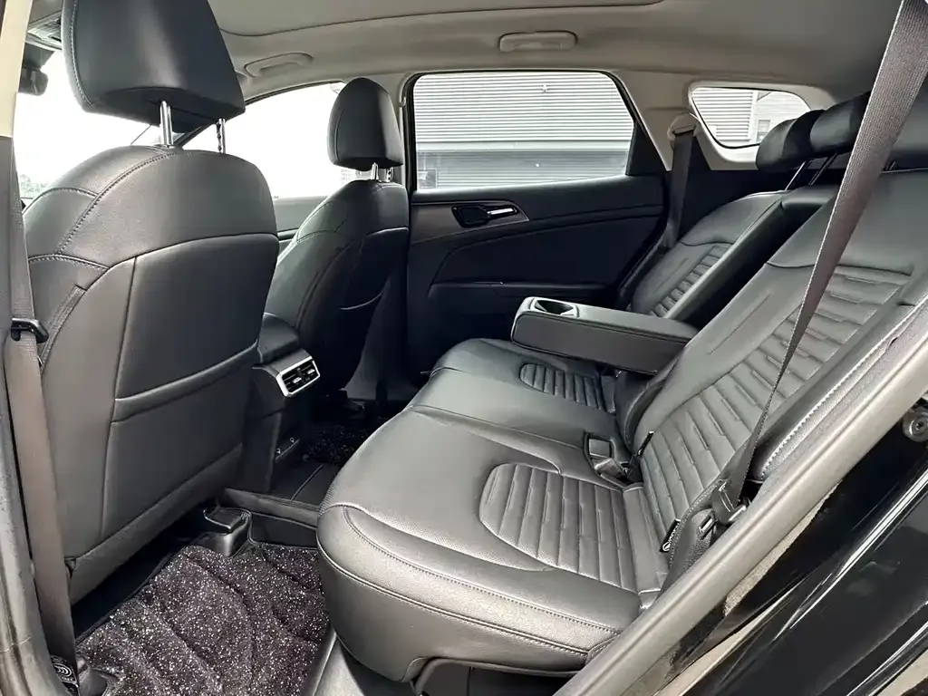 Kia Sportage 2023 из CN, фото 9