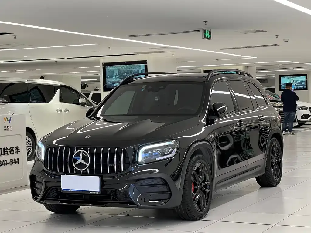 Mercedes-Benz GLB AMG — фото 1