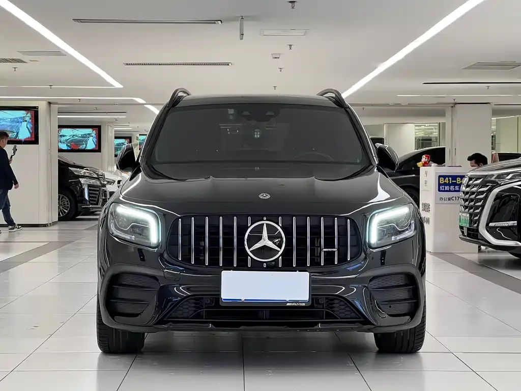 Mercedes-Benz GLB AMG — фото 8