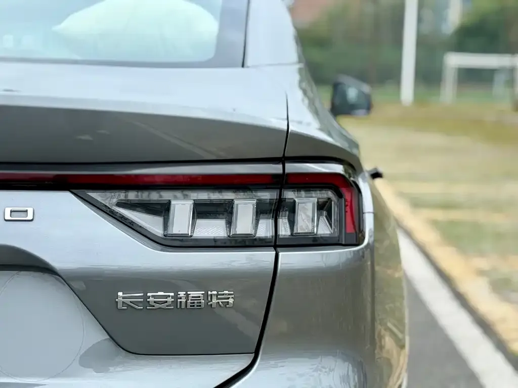 Ford Mondeo 2025 из CN, фото 3