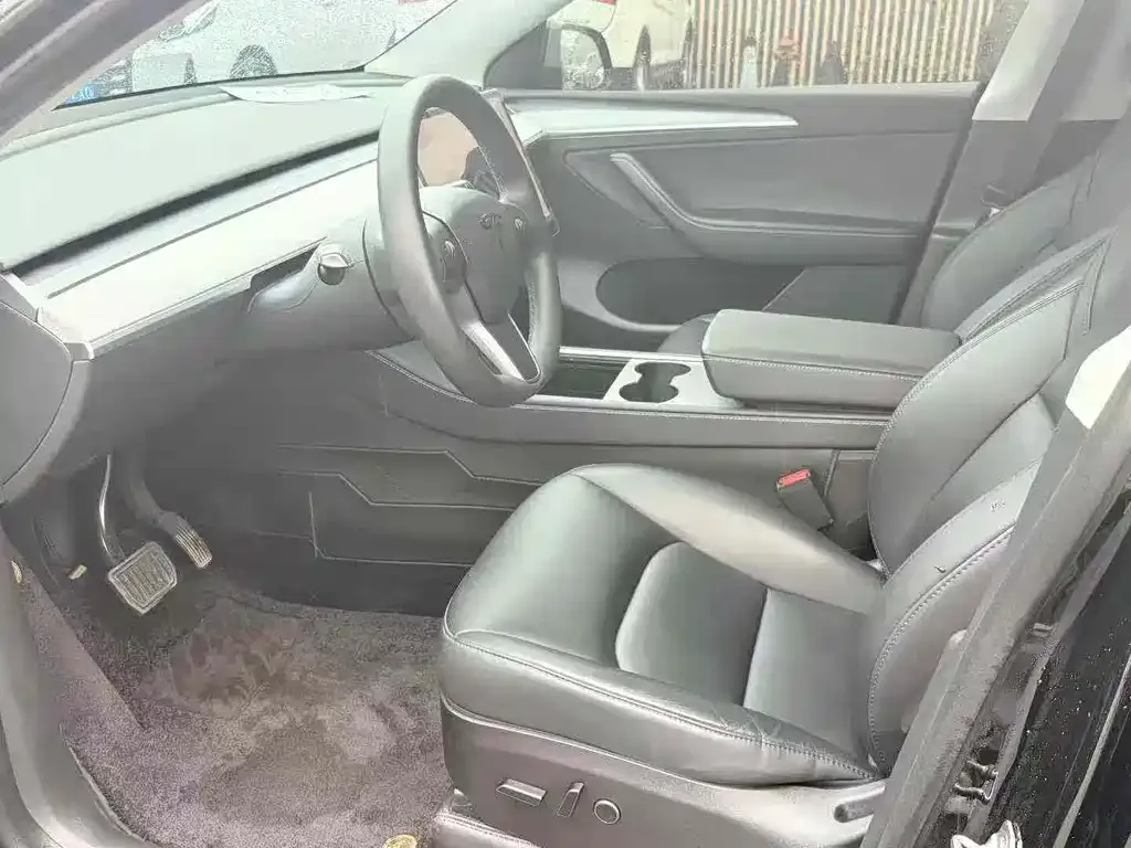 Tesla Model Y 2023 из CN, фото 4