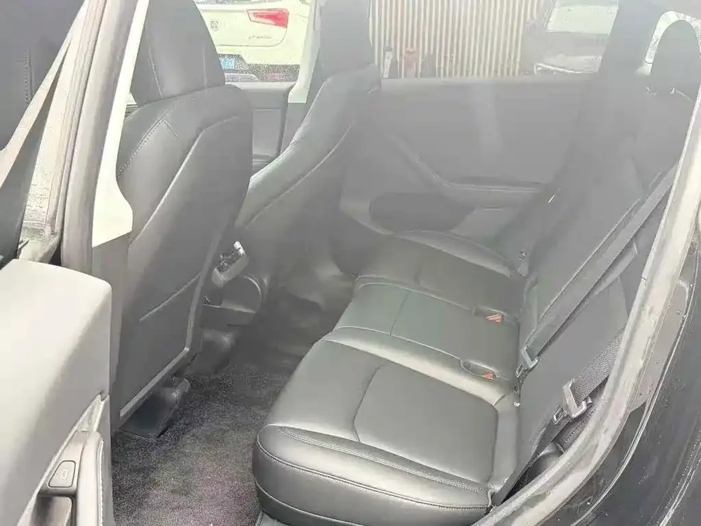 Tesla Model Y 2023 из CN, фото 5