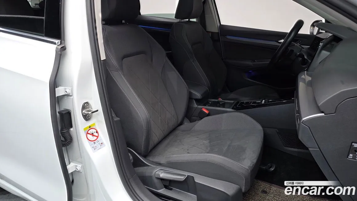 Volkswagen Golf 2023 из KR, фото 9