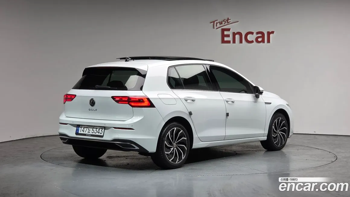 Volkswagen Golf 2023 из KR, фото 3