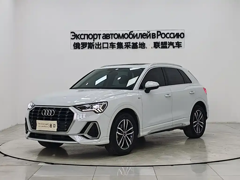 Audi Q3 — фото 1