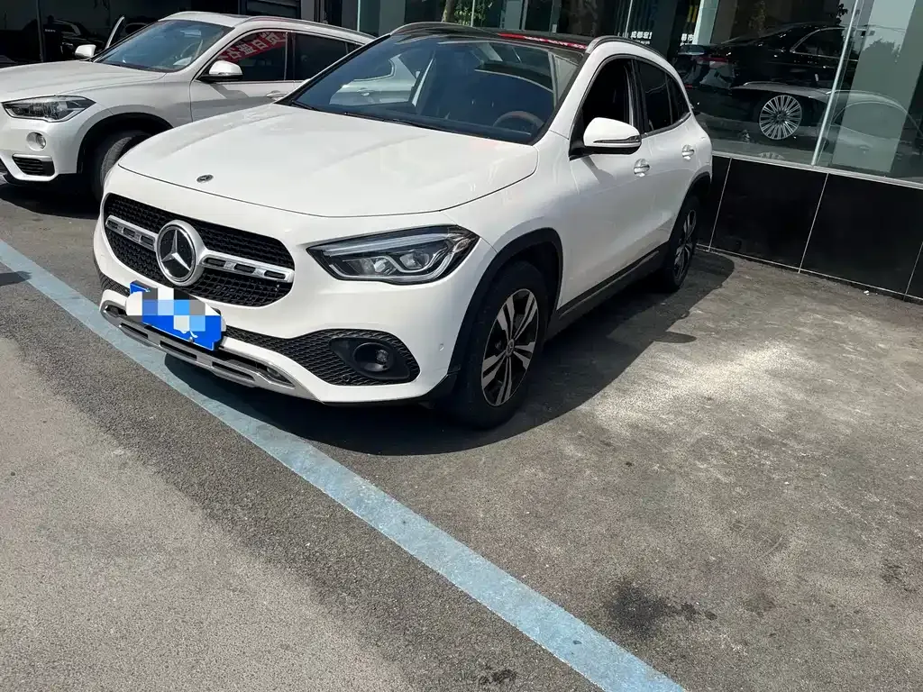 Mercedes-Benz GLA — фото 1