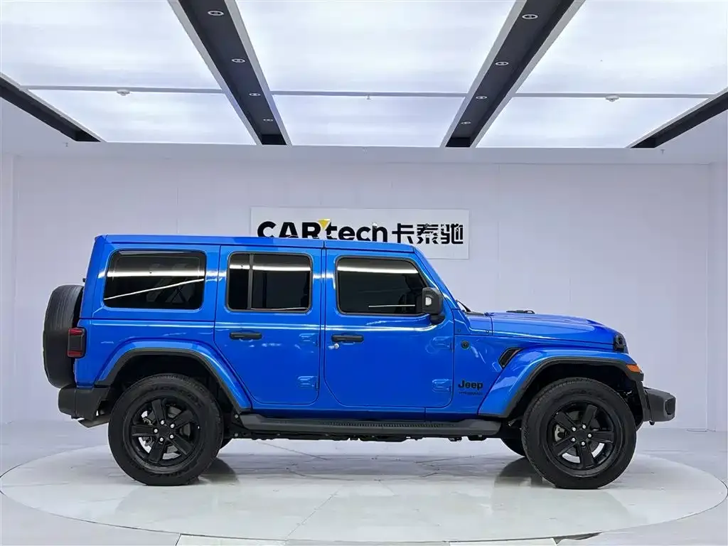 Jeep Wrangler — фото 9