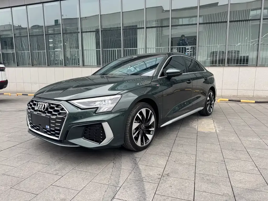 Audi A3 — фото 1