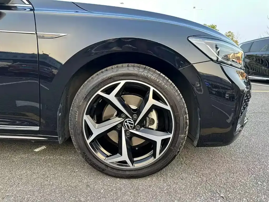 Volkswagen Passat — фото 3