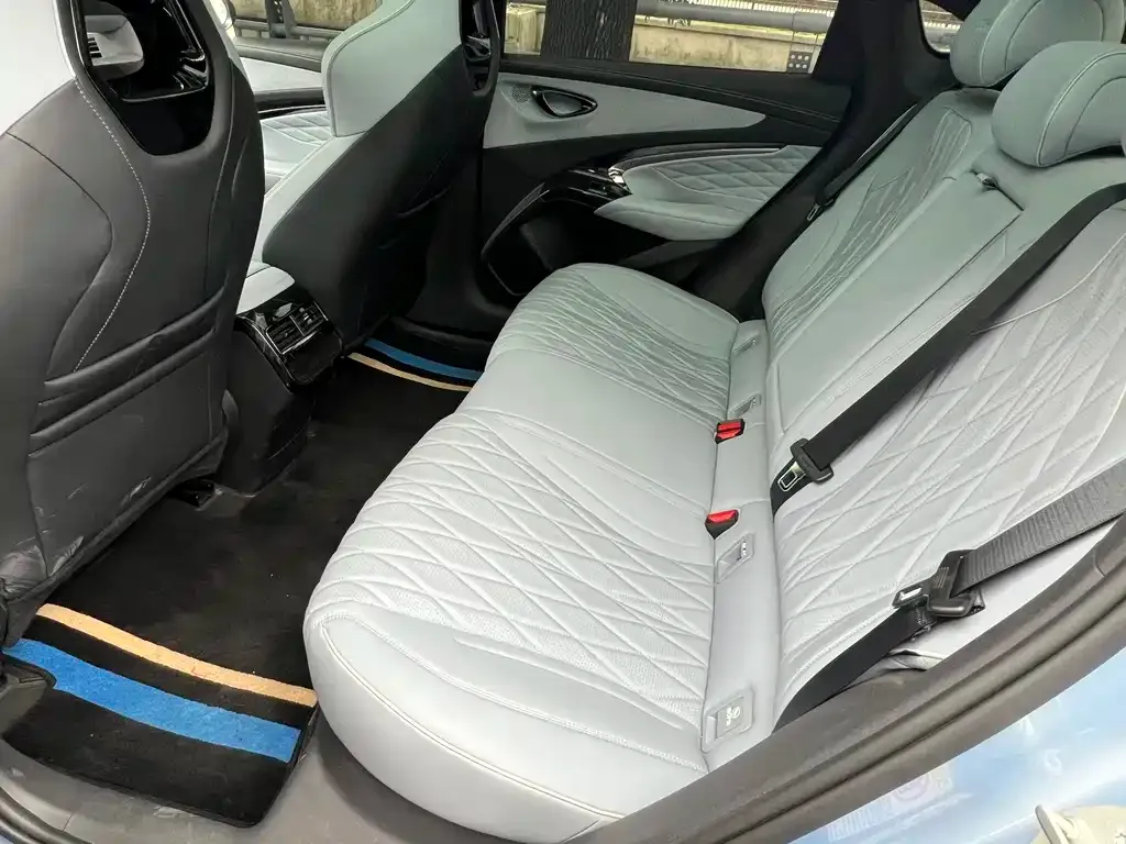 BYD Seal — фото 3