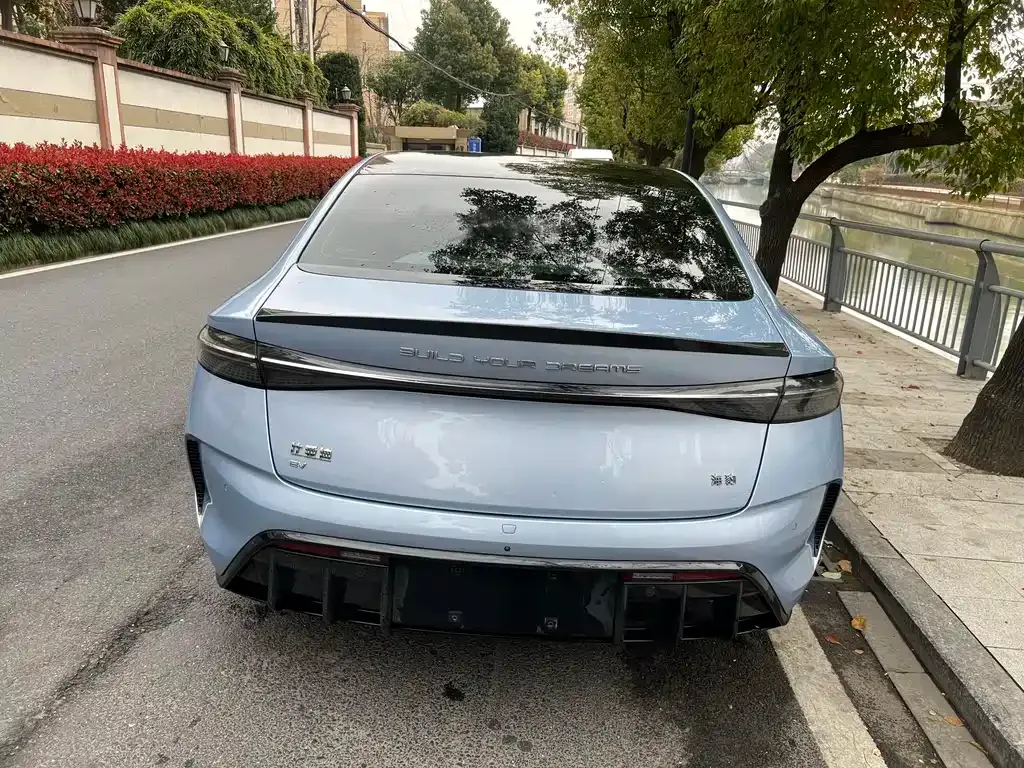 BYD Seal — фото 7