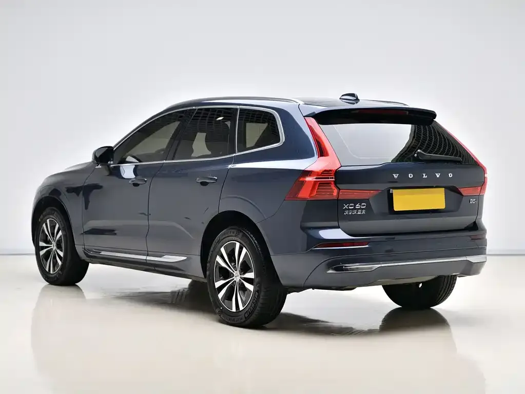 Volvo XC60 — фото 9