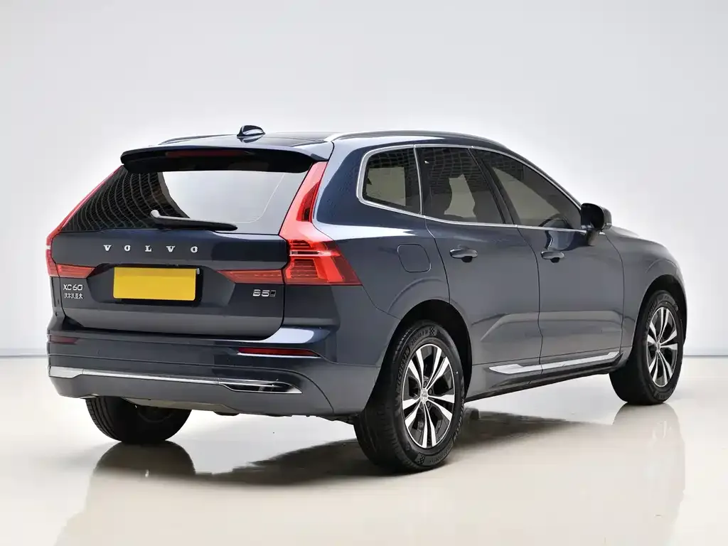 Volvo XC60 — фото 5