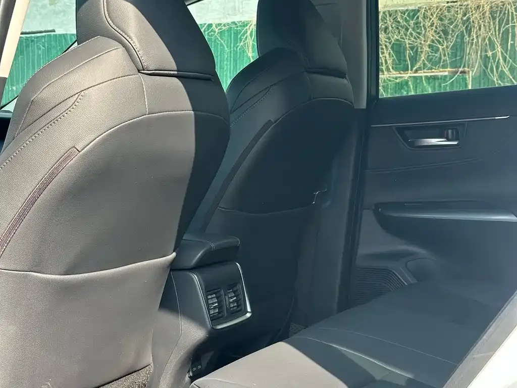 Toyota Venza 2023 из CN, фото 3