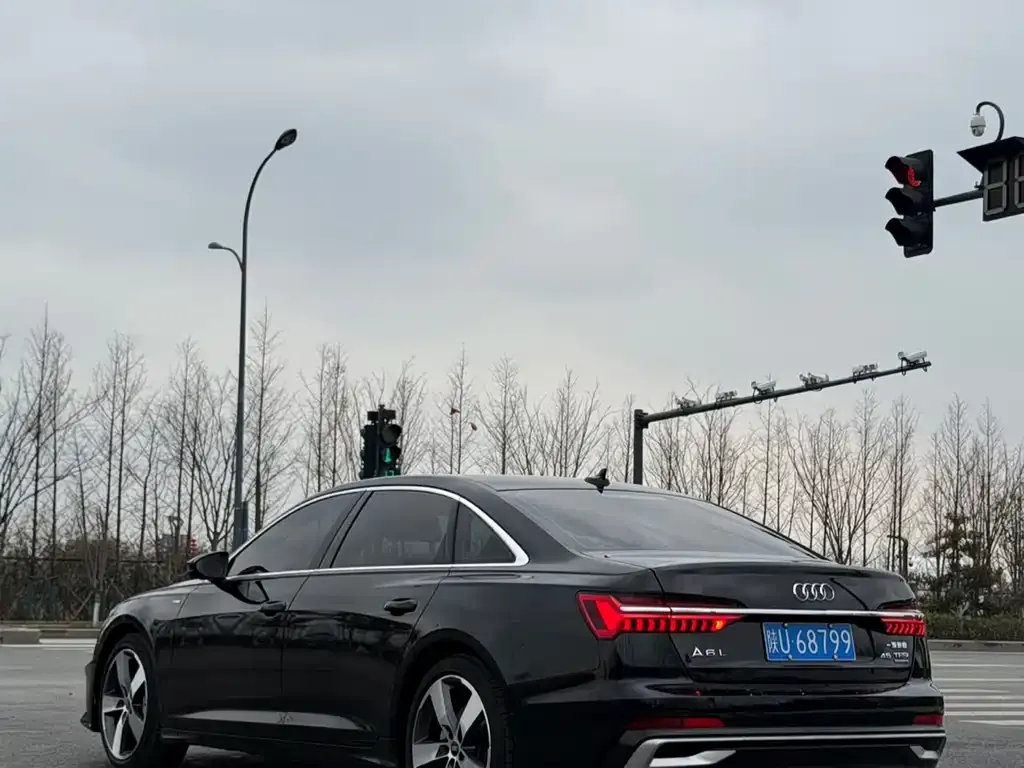 Audi A6L — фото 5