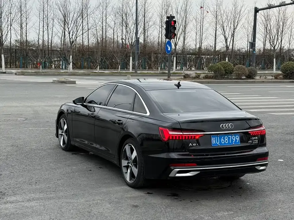 Audi A6L — фото 8