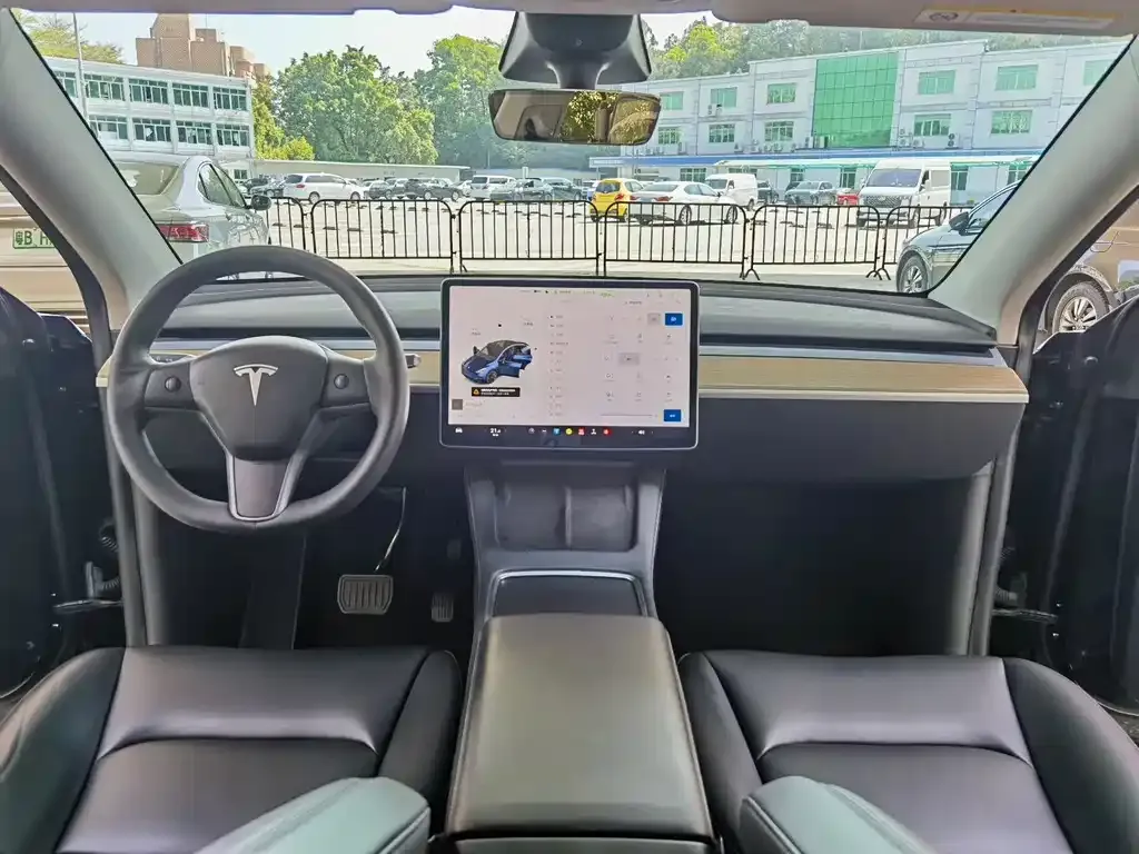 Tesla Model Y — фото 4