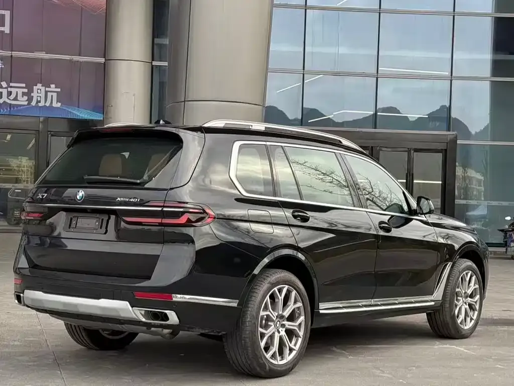 BMW X7 — фото 3