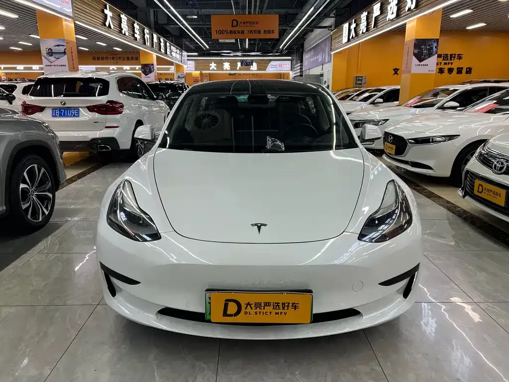 Tesla Model 3 — фото 5