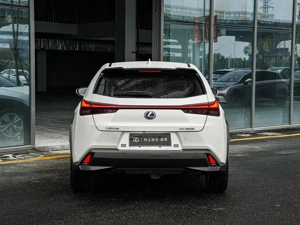 Lexus UX — фото 4