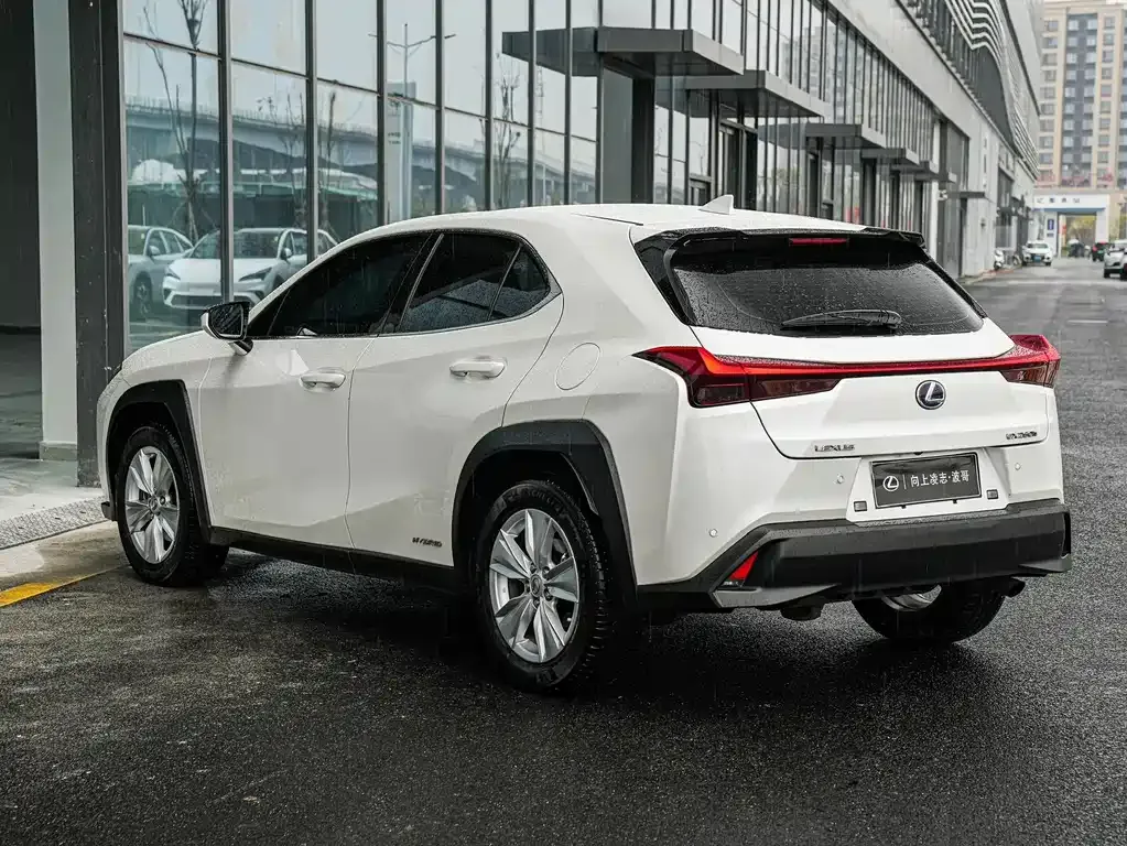 Lexus UX — фото 5