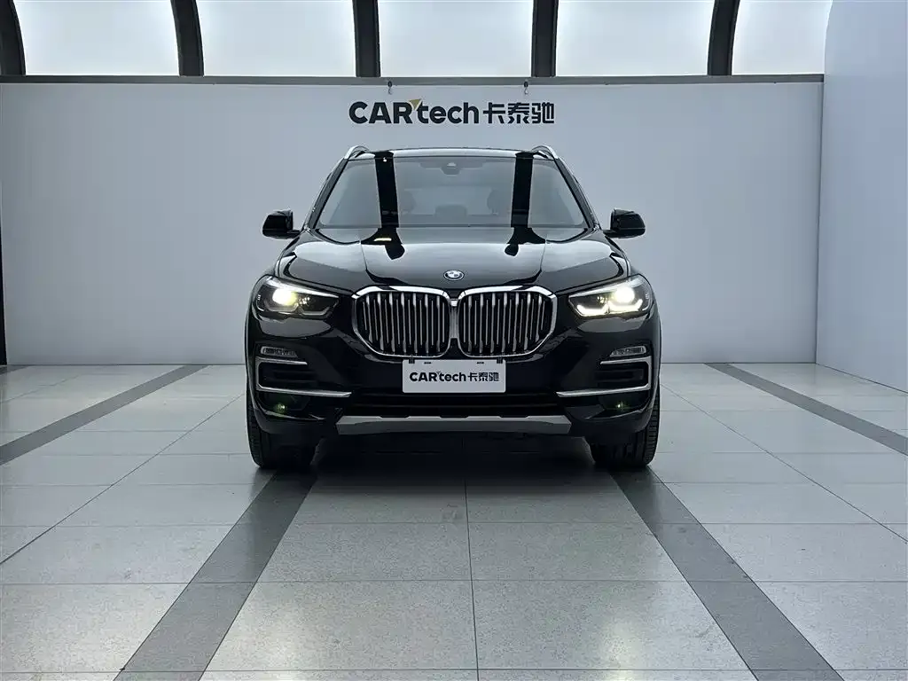BMW X5 (Import) — фото 6