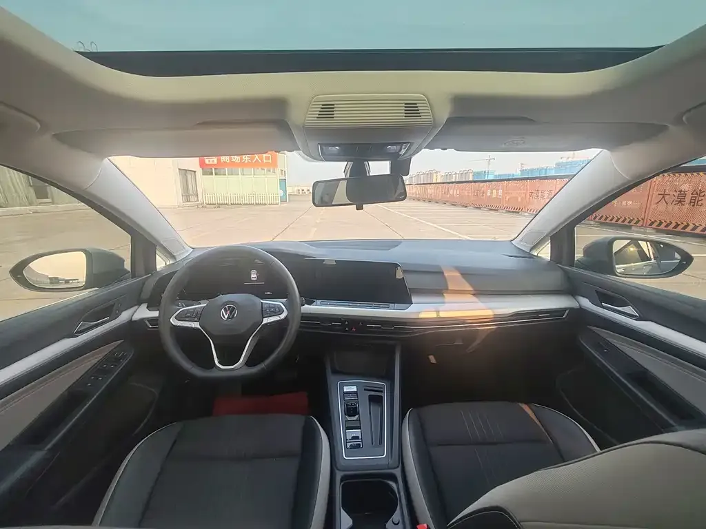 Volkswagen Golf 2022 из CN, фото 2