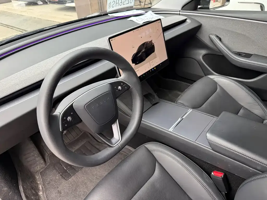 Tesla Model 3 — фото 9