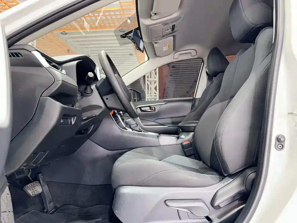 Toyota Wildlander 2021 из CN, фото 9