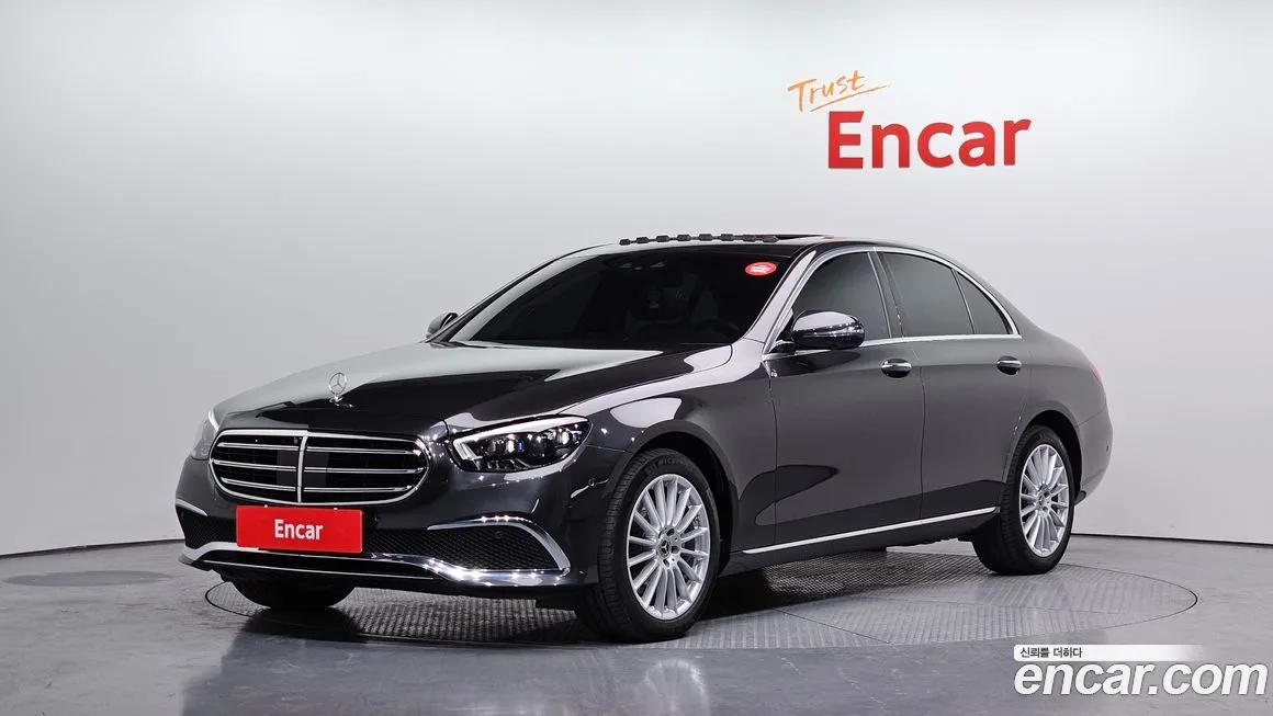 Mercedes-Benz E-Class — фото 1