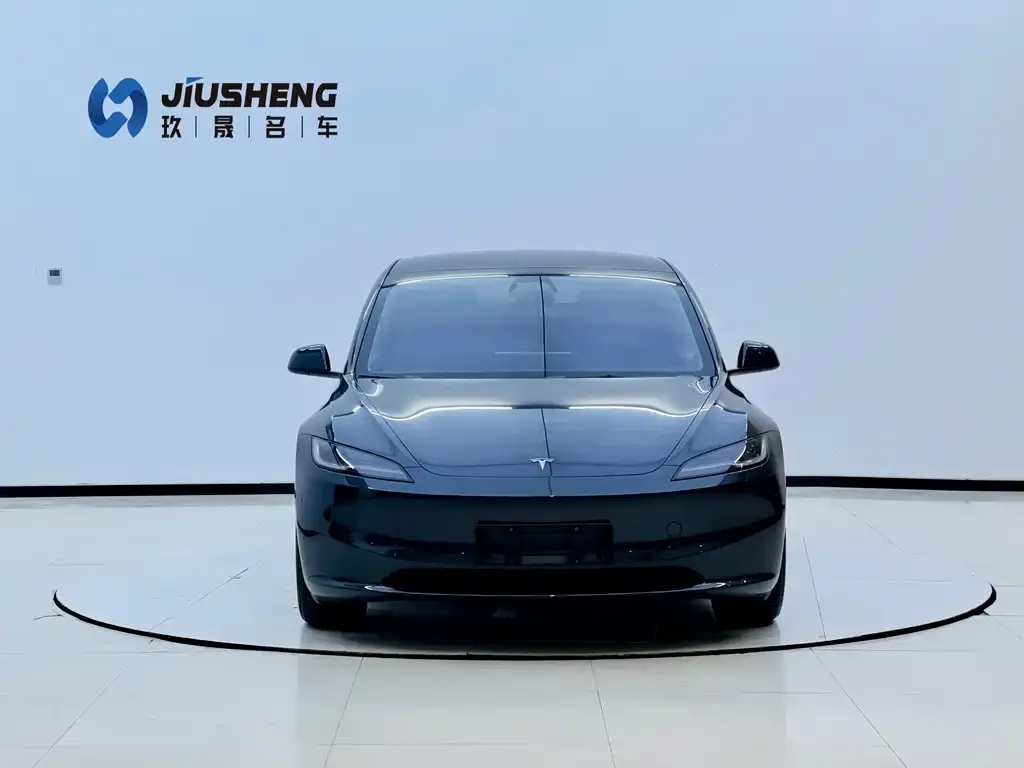 Tesla Model 3 — фото 2