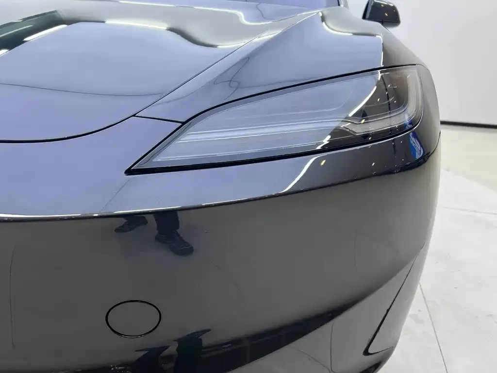 Tesla Model 3 — фото 3