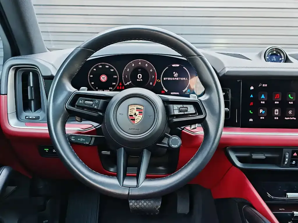 Porsche Cayenne — фото 10