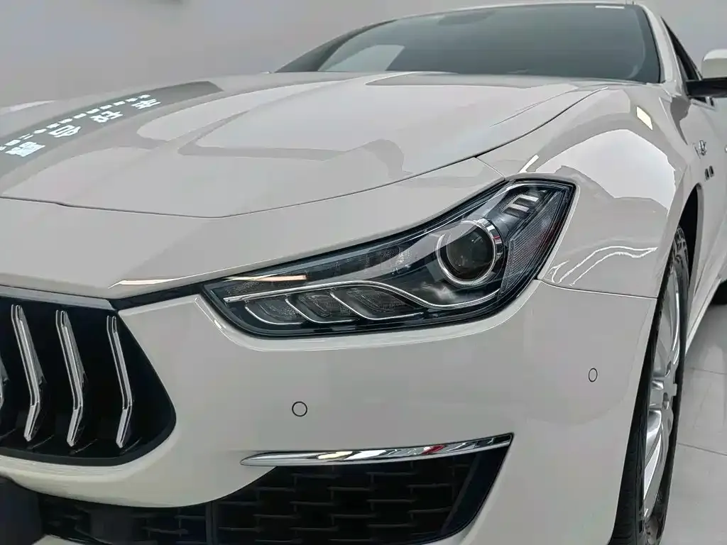 Maserati Ghibli — фото 10