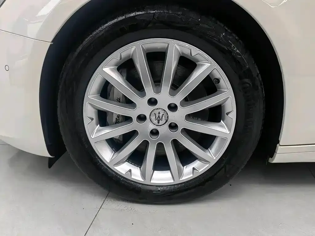 Maserati Ghibli — фото 7