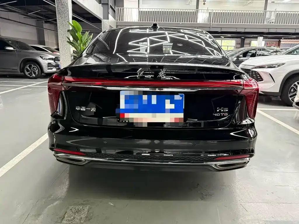 Hongqi H5 — фото 9