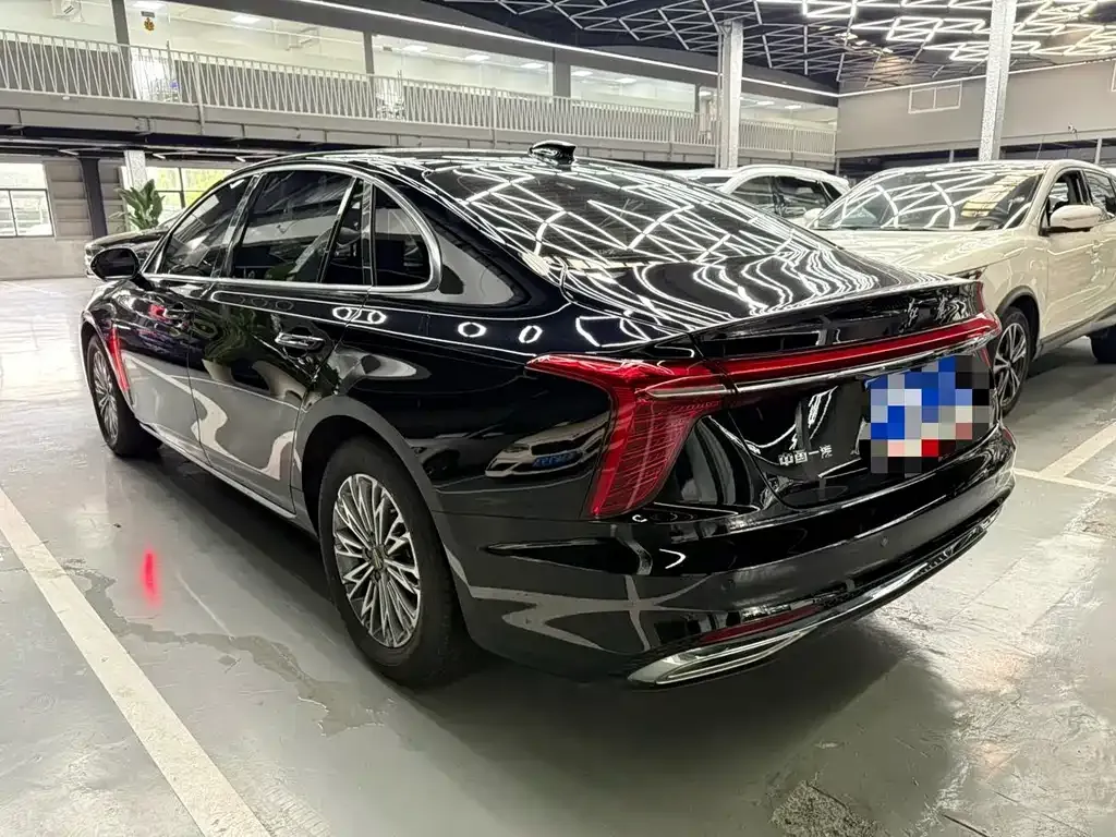 Hongqi H5 — фото 10
