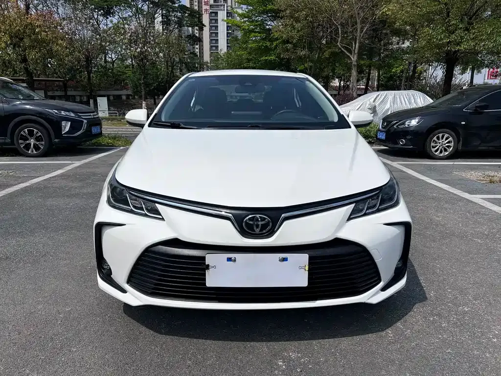 Toyota Corolla — фото 1