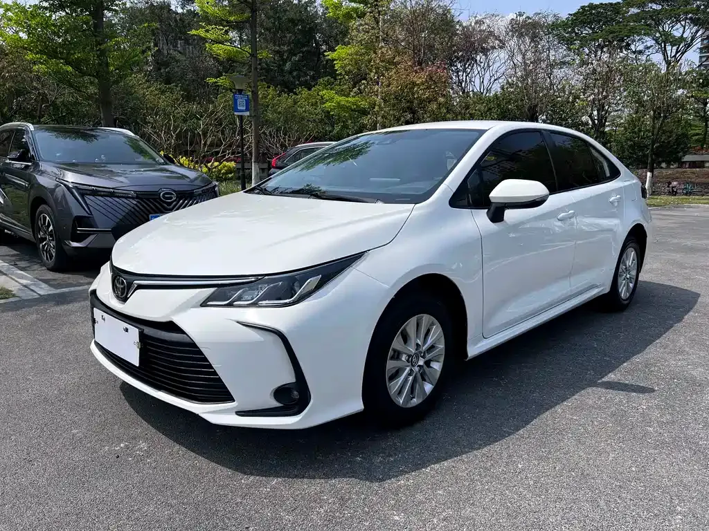 Toyota Corolla — фото 9