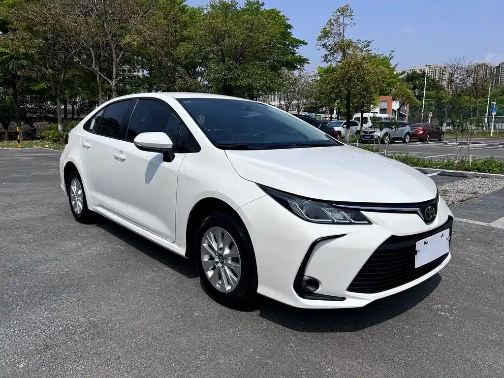 Toyota Corolla — фото 10