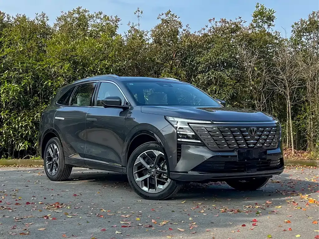 Changan CS75PLUS — фото 4