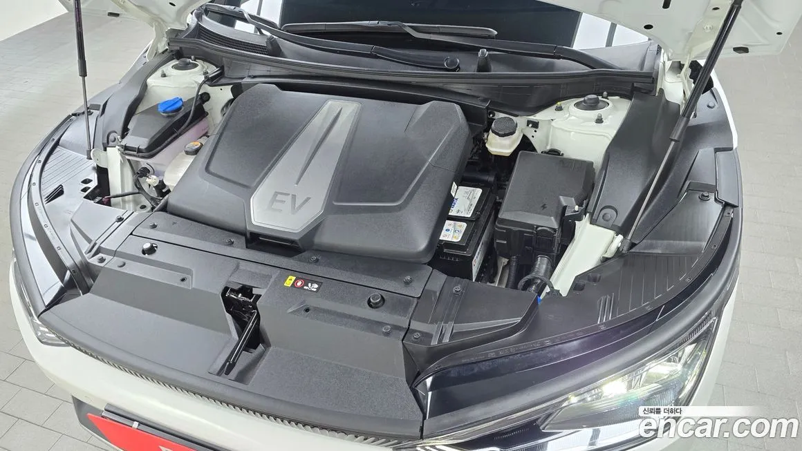 Kia EV6 2023 из KR, фото 9