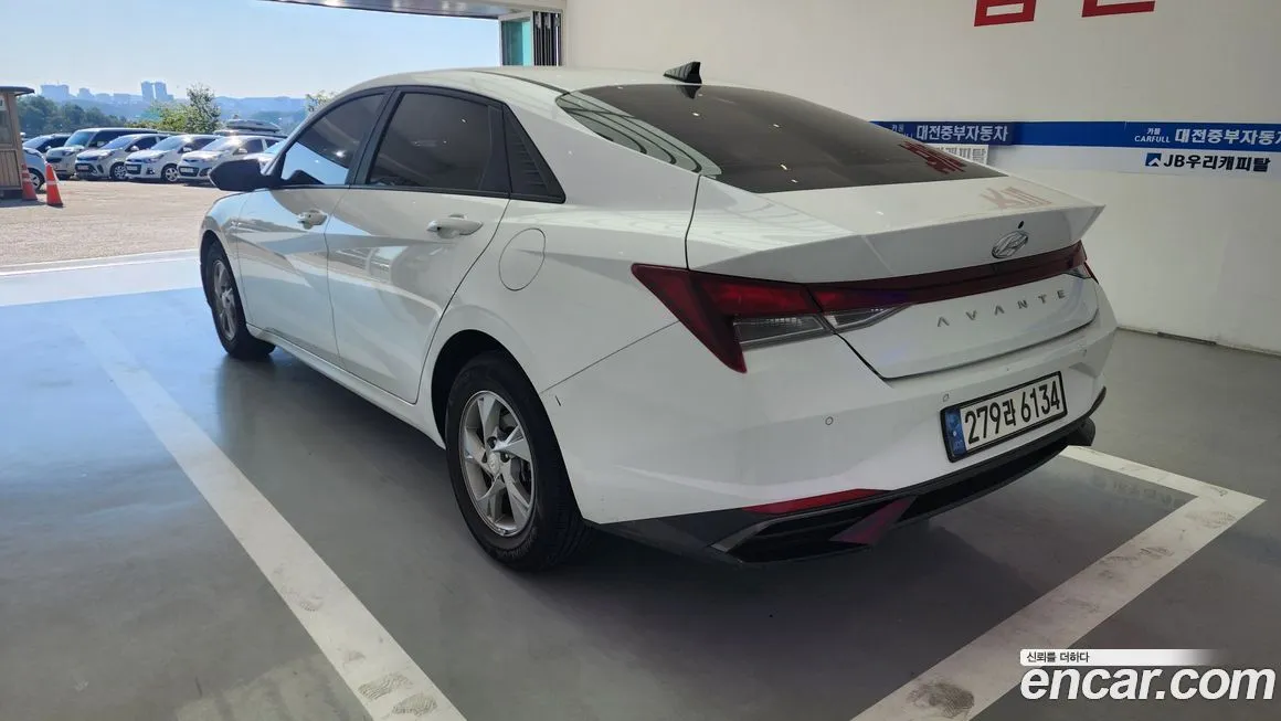 Hyundai AVANTE — фото 3
