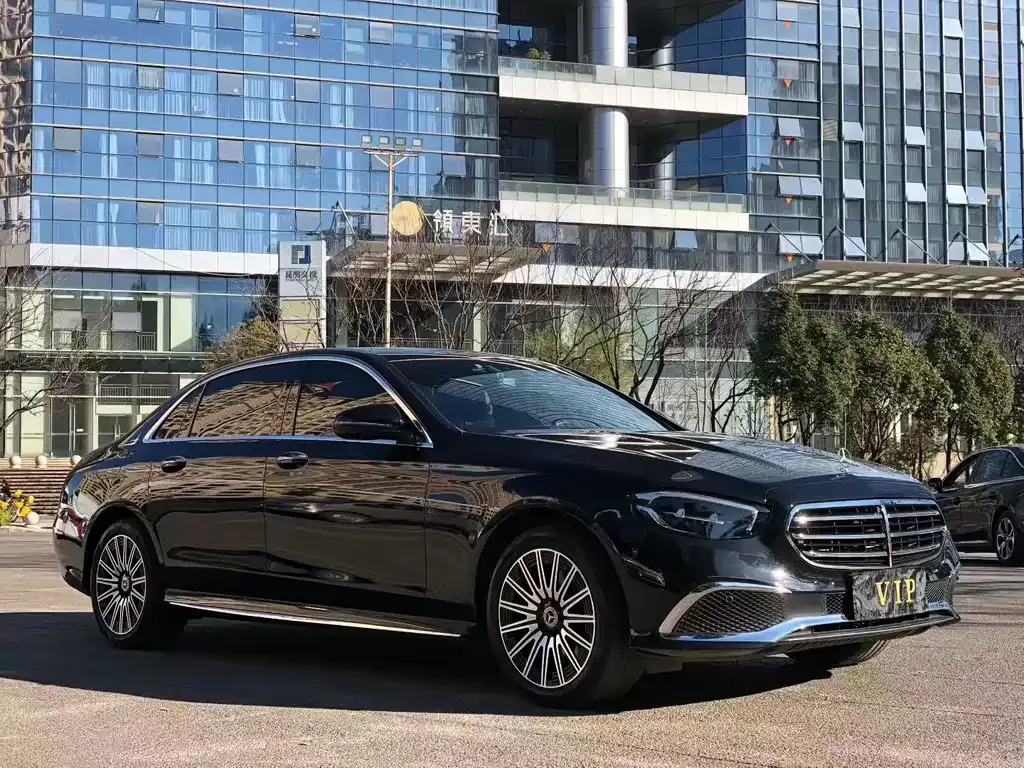 Mercedes-Benz E-Class — фото 2