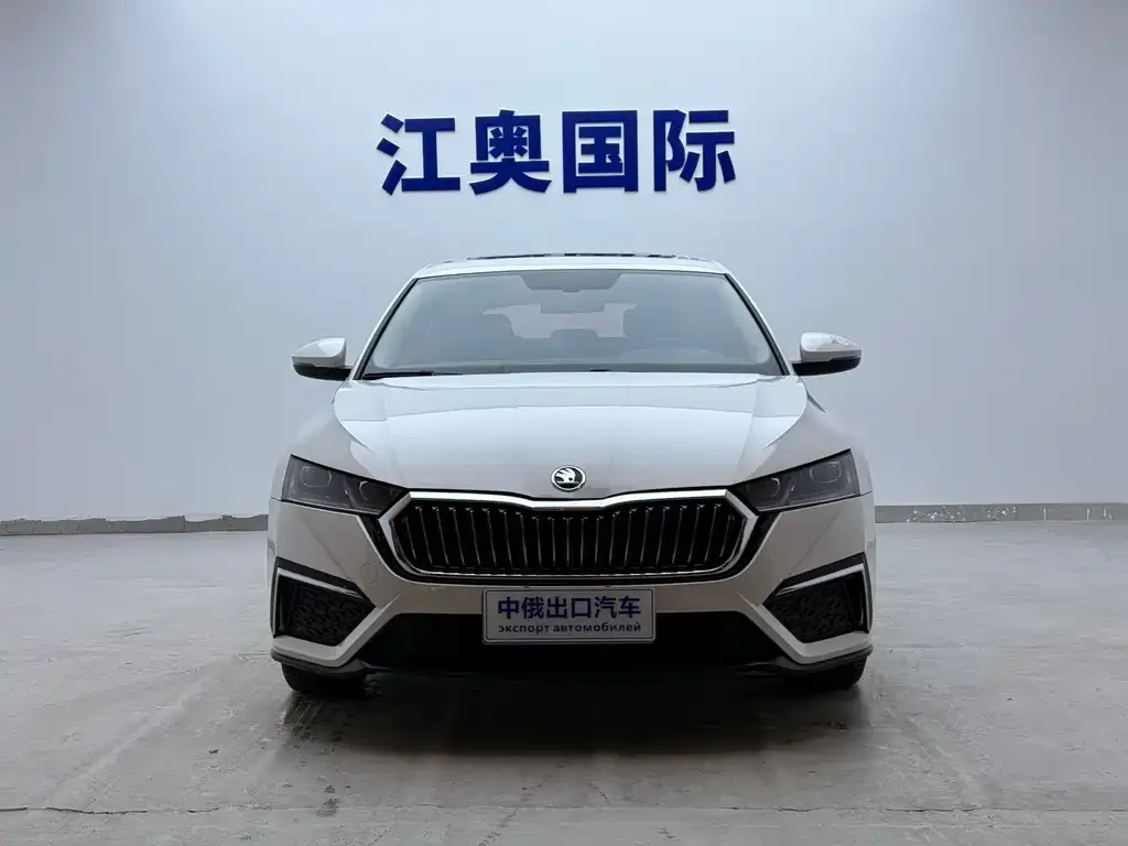 Skoda Octavia — фото 3