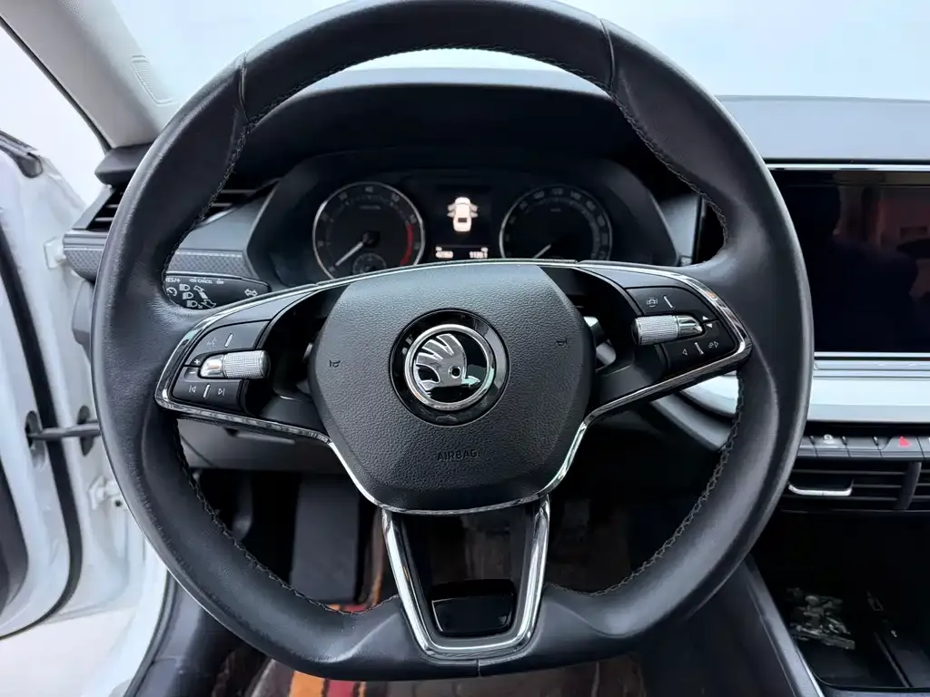 Skoda Octavia — фото 4