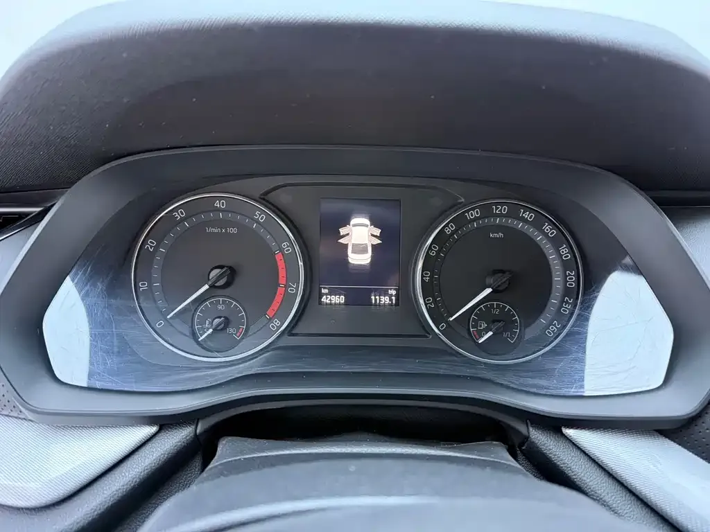 Skoda Octavia — фото 7